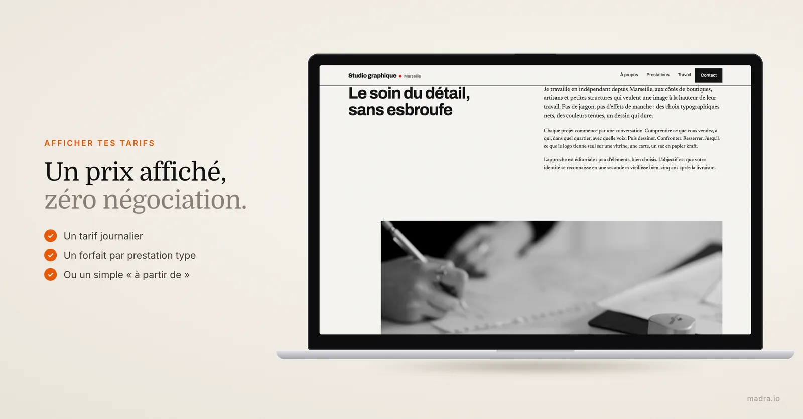 Page de prestations d'un site de graphiste freelance sur ordinateur : afficher ses tarifs pour arrêter de négocier